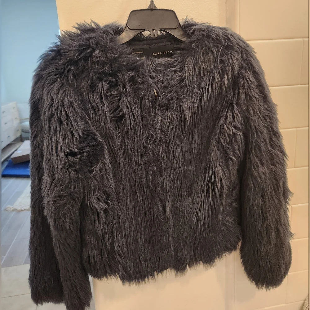 Zara Basic Faux Fur Jacket in Navy - Picture 1 of 4
